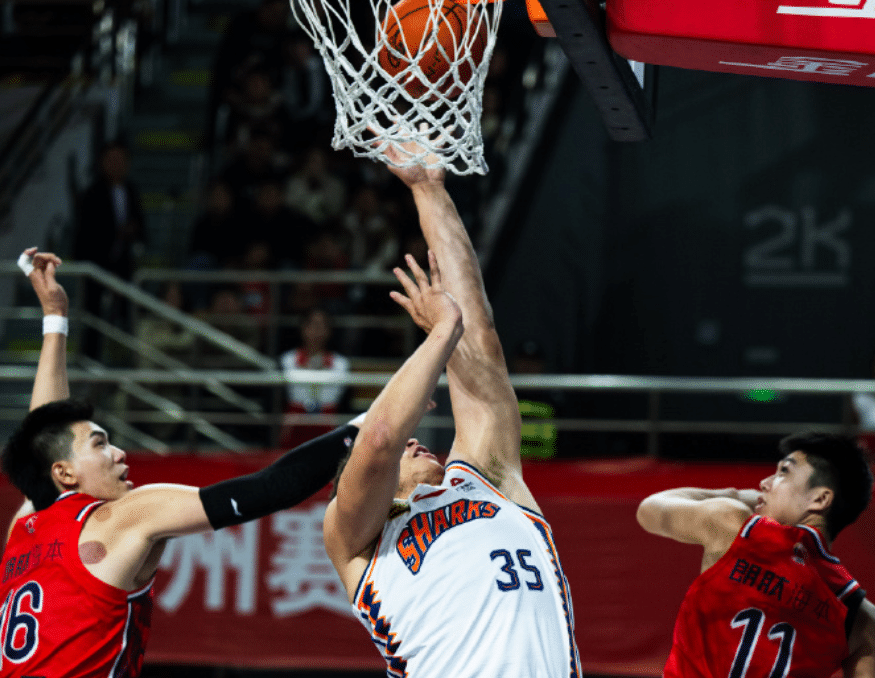 关于深圳男篮发布备战花絮，今夜手感冰凉，意大利杯任务艰巨，更衣室氛围转暖的信息